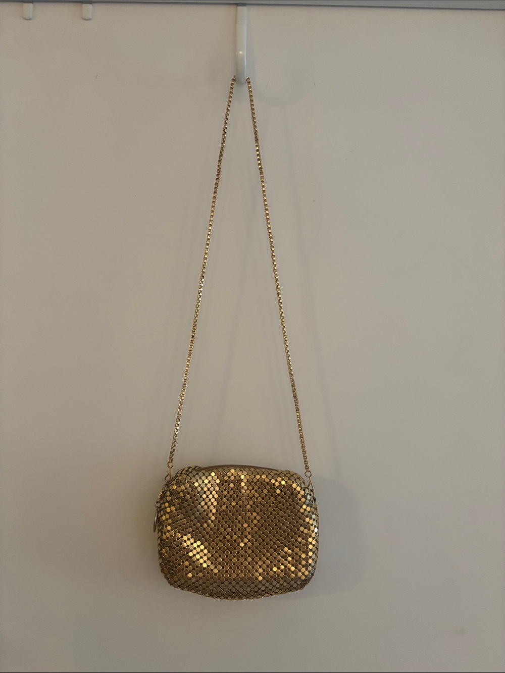 True Vintage Chainmail Mesh Purse Gold Chain Mini Bag Metallic Metal Zipper